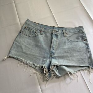 Levi’s Cut Off 501 Denim Shorts Size 32
